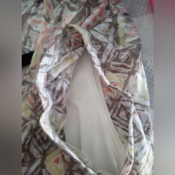 Ruby Rd. Geometric Beige  Blouse - Picture 4 of 8